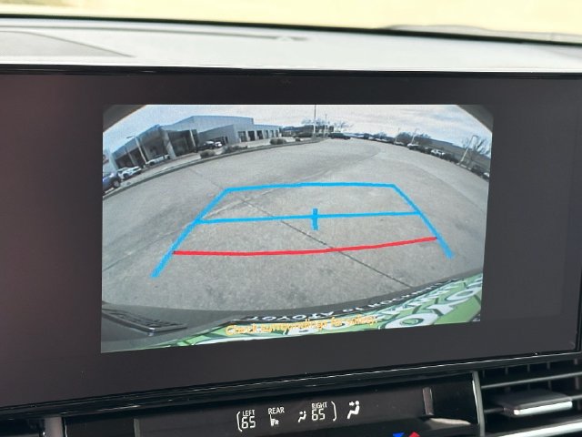 Used 2026 Toyota Sienna XLE FWD image 17