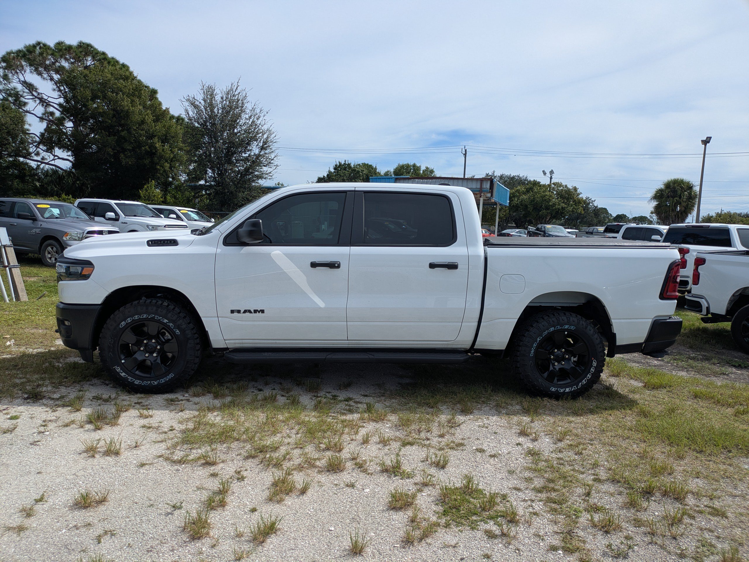 Used 2025 RAM 1500 Warlock AWD/4WD image 7