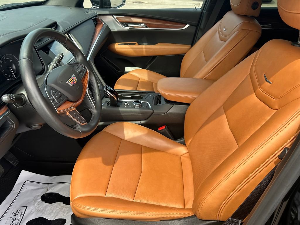 Used 2023 Cadillac XT5 Premium Luxury w/ LPO, Floor Liner Package AWD/4WD image 14