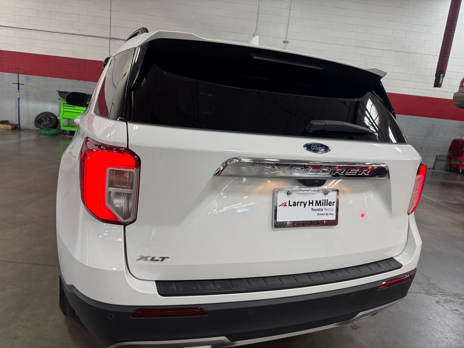 Used 2023 Ford Explorer XLT w/ Equipment Group 202A RWD image 25
