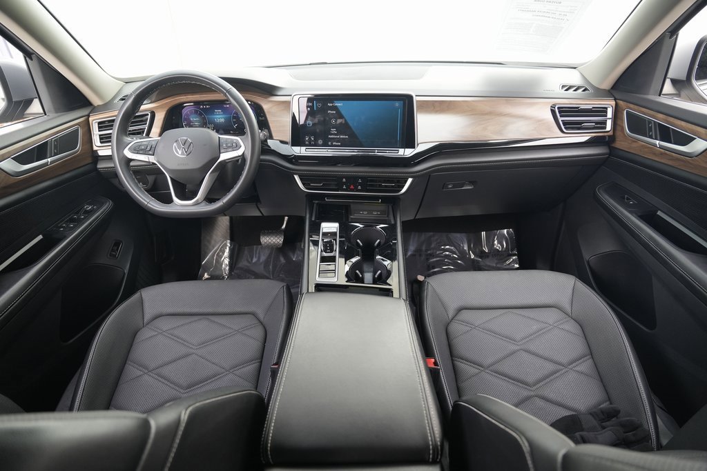 Used 2024 Volkswagen Atlas SE image 39