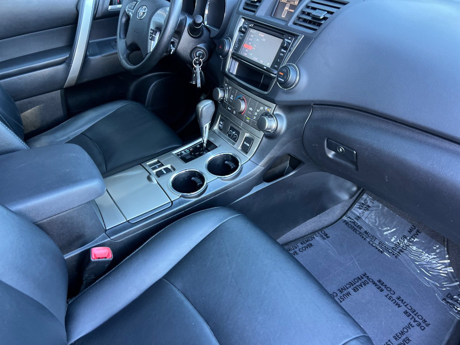 Used 2013 Toyota Highlander SE FWD image 17