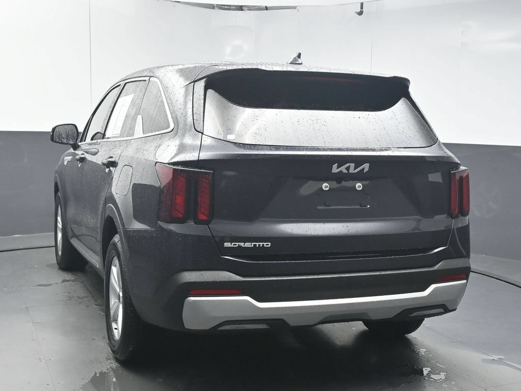 Used 2026 Kia Sorento LX FWD image 6