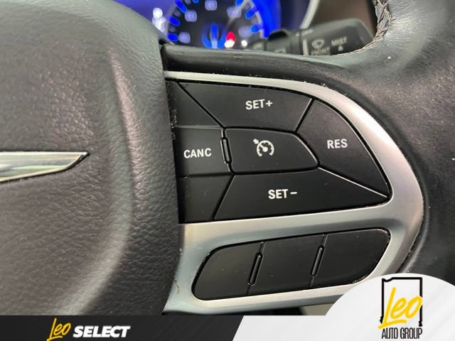 Used 2018 Chrysler Pacifica Touring-L Plus w/ Tire & Wheel Group FWD image 18