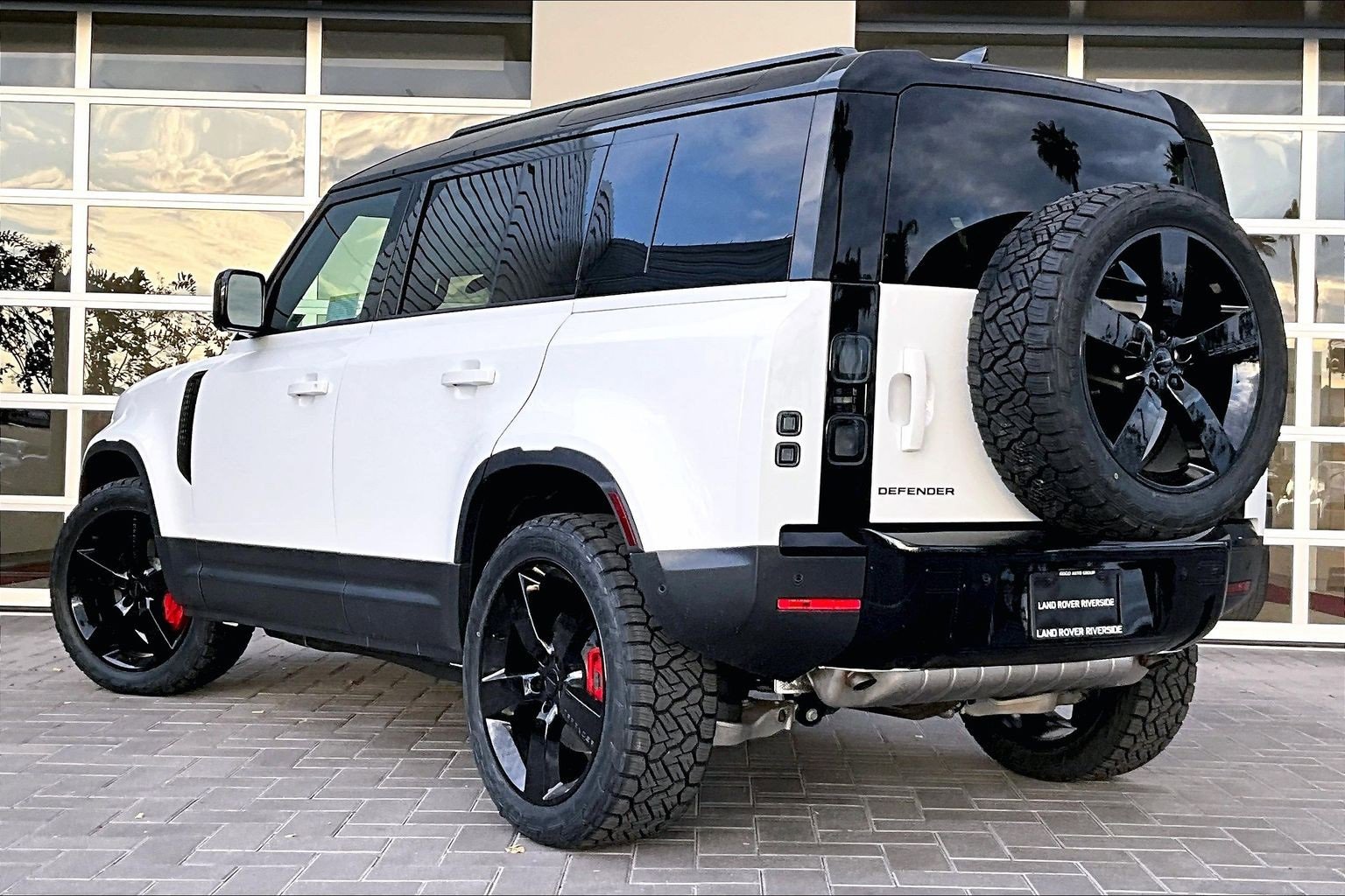 New 2026 Land Rover Defender 110 S image 3