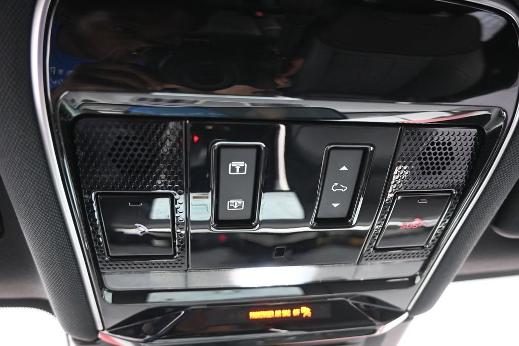 Used 2024 Land Rover Range Rover Sport Dynamic SE AWD/4WD image 28