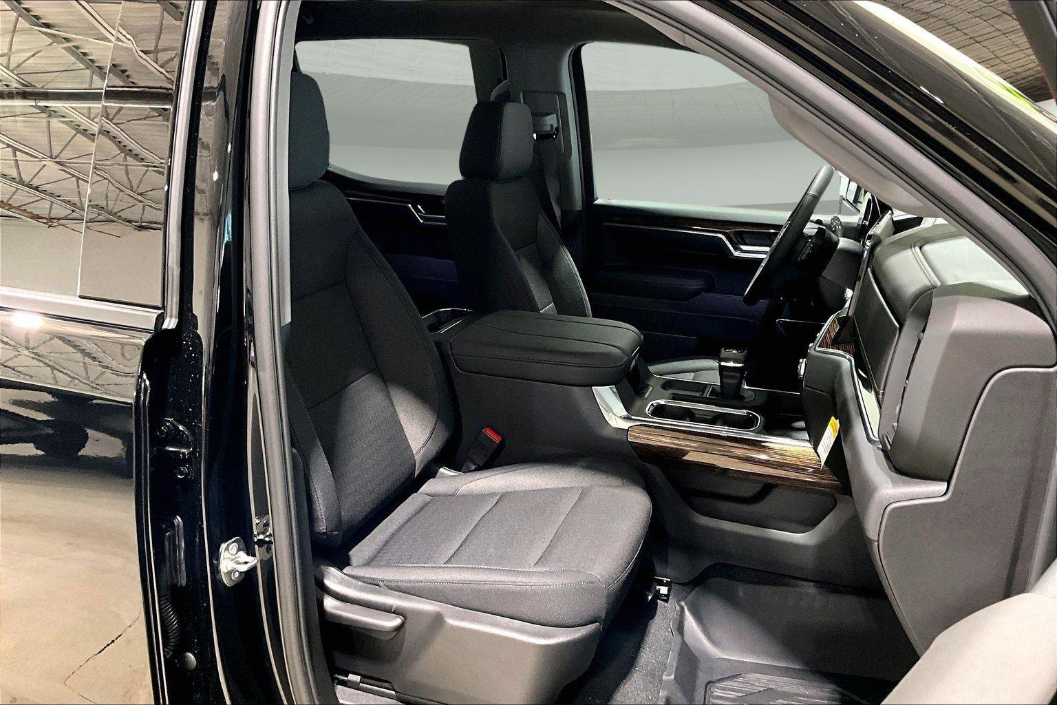 New 2026 GMC Sierra 1500 Elevation image 13