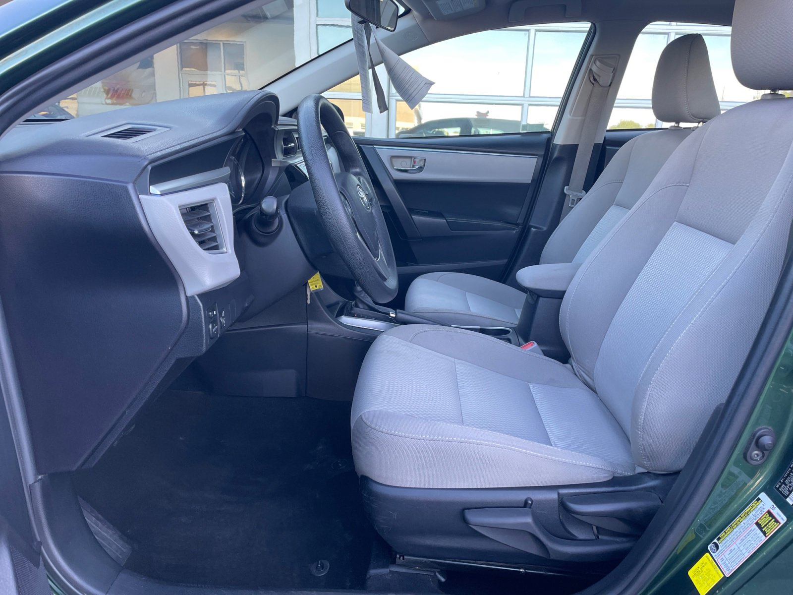 Used 2016 Toyota Corolla LE FWD image 14