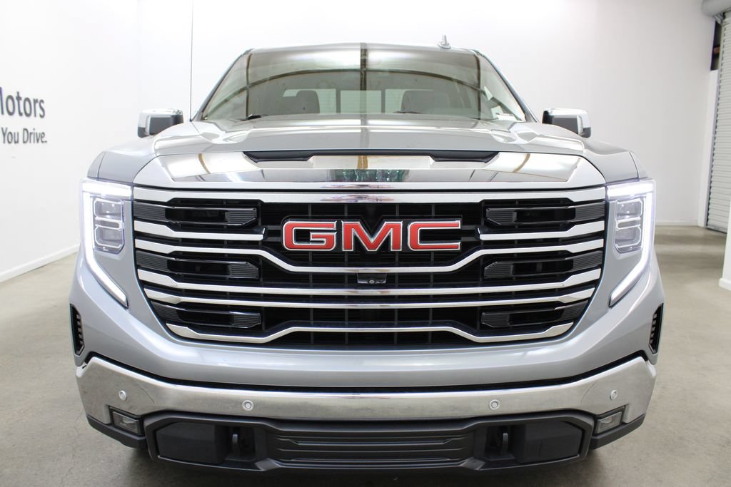 Used 2023 GMC Sierra 1500 SLT w/ SLT Premium Plus Package AWD/4WD image 7