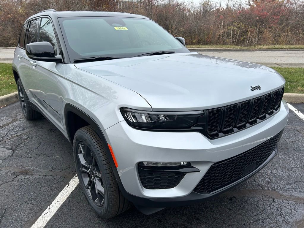 New 2025 Jeep Grand Cherokee Limited w/ Trailer Tow Package image 20
