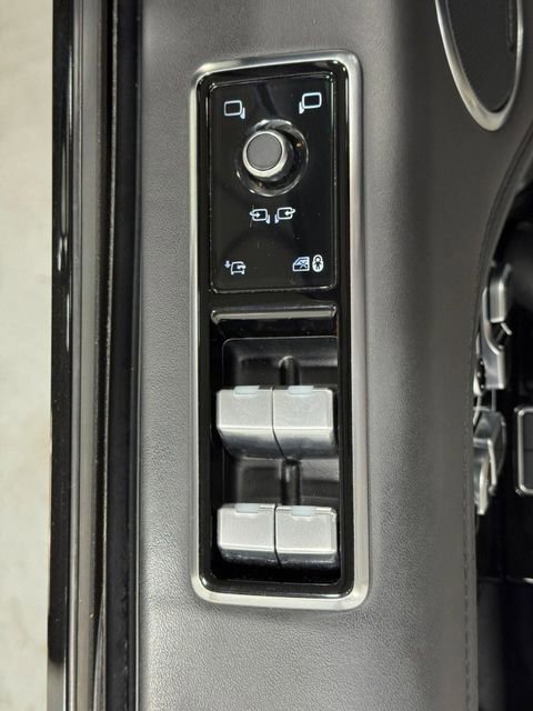 Used 2022 Land Rover Range Rover Autobiography AWD/4WD image 22