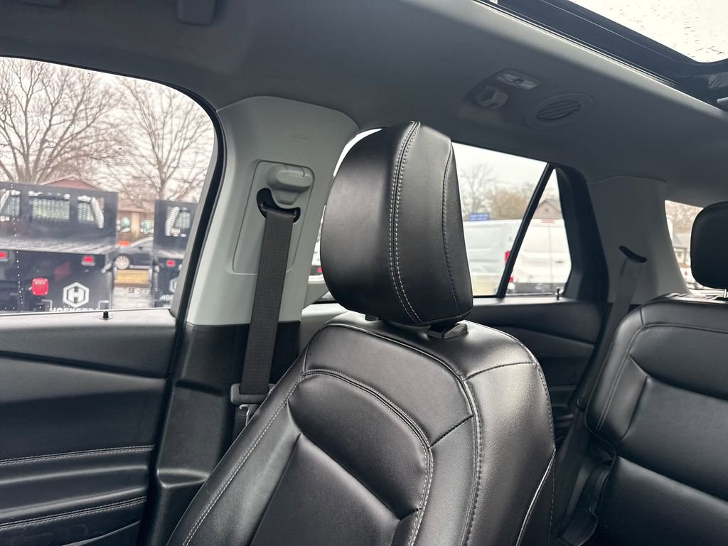 Used 2023 Ford Explorer XLT w/ Equipment Group 202A image 37