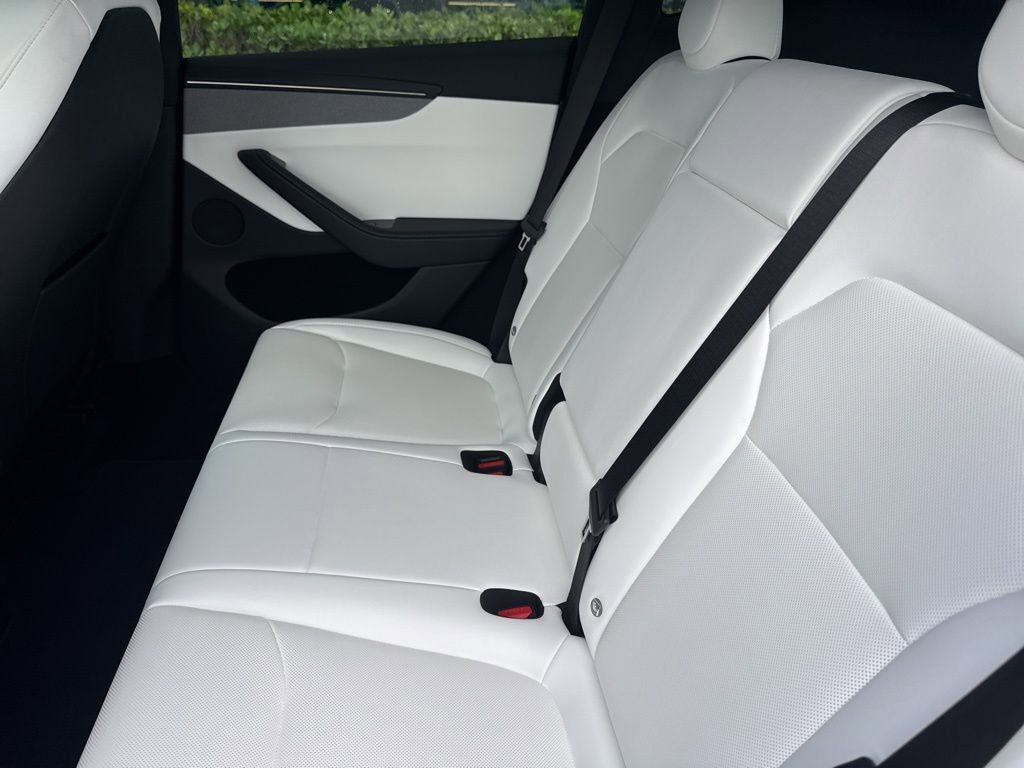 Used 2026 Tesla Model Y 2WD image 9
