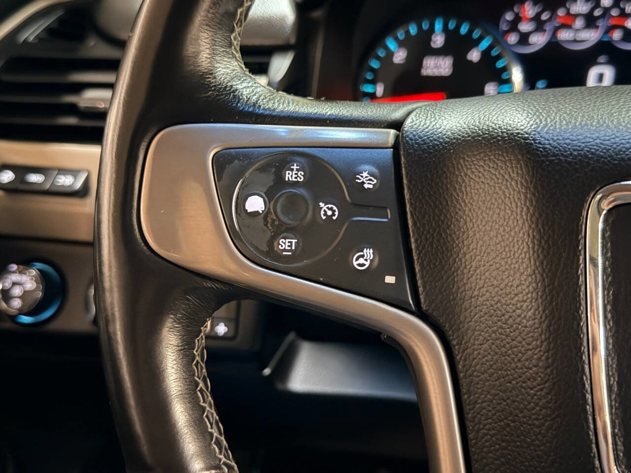 Used 2018 GMC Yukon XL Denali w/ Open Road Package AWD/4WD image 38