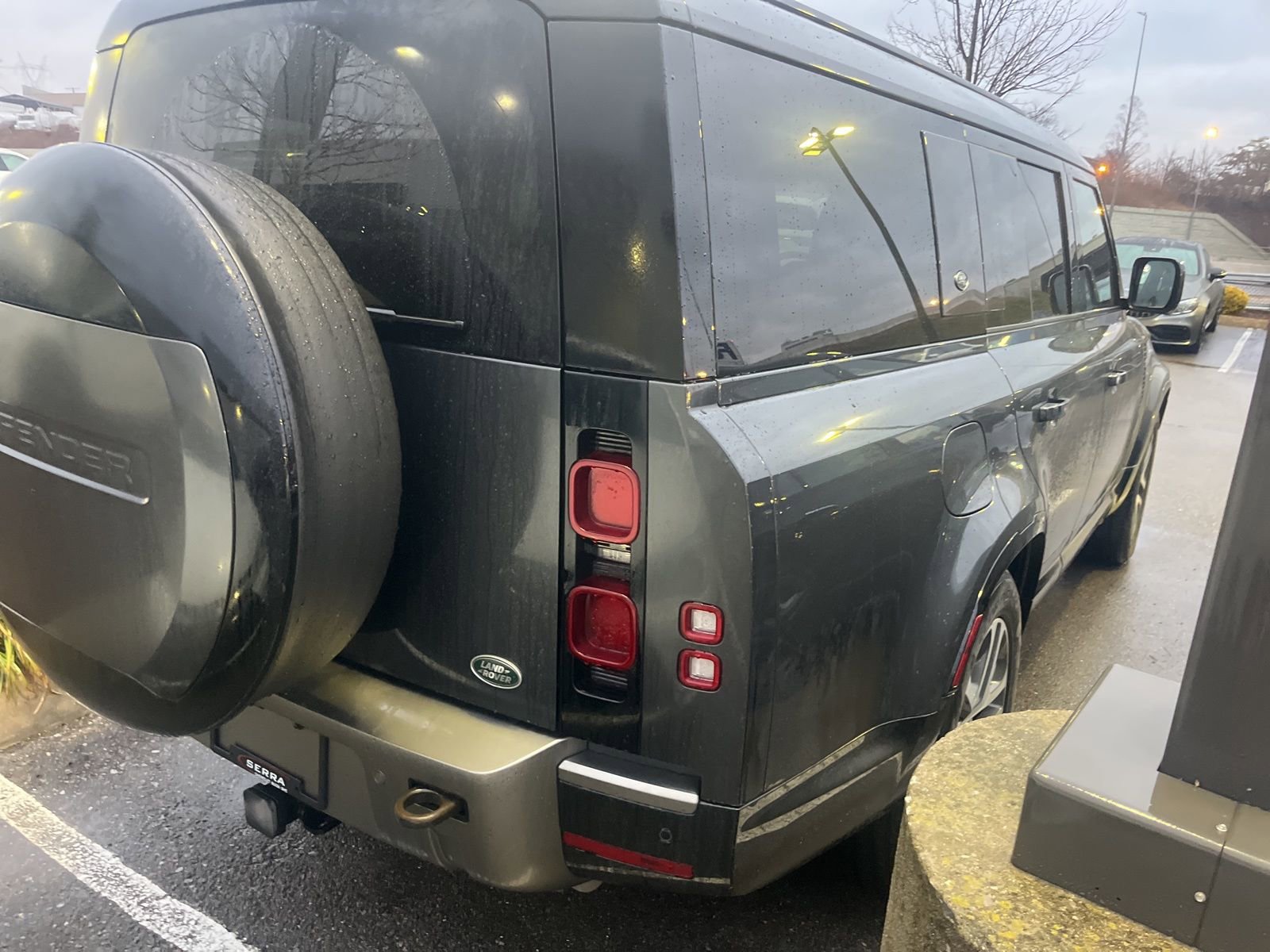 Used 2023 Land Rover Defender 130 X-Dynamic SE image 15