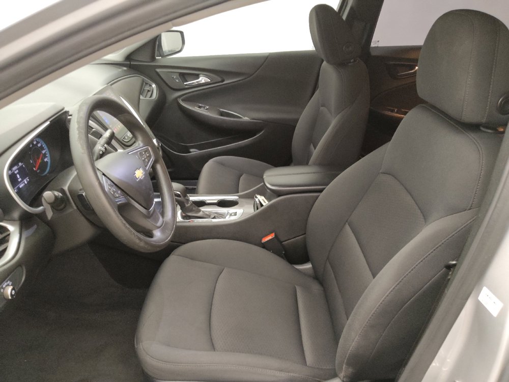 Used 2022 Chevrolet Malibu LT FWD image 17