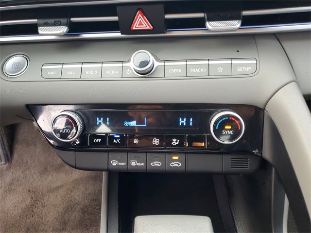Used 2024 Hyundai Elantra SEL image 22