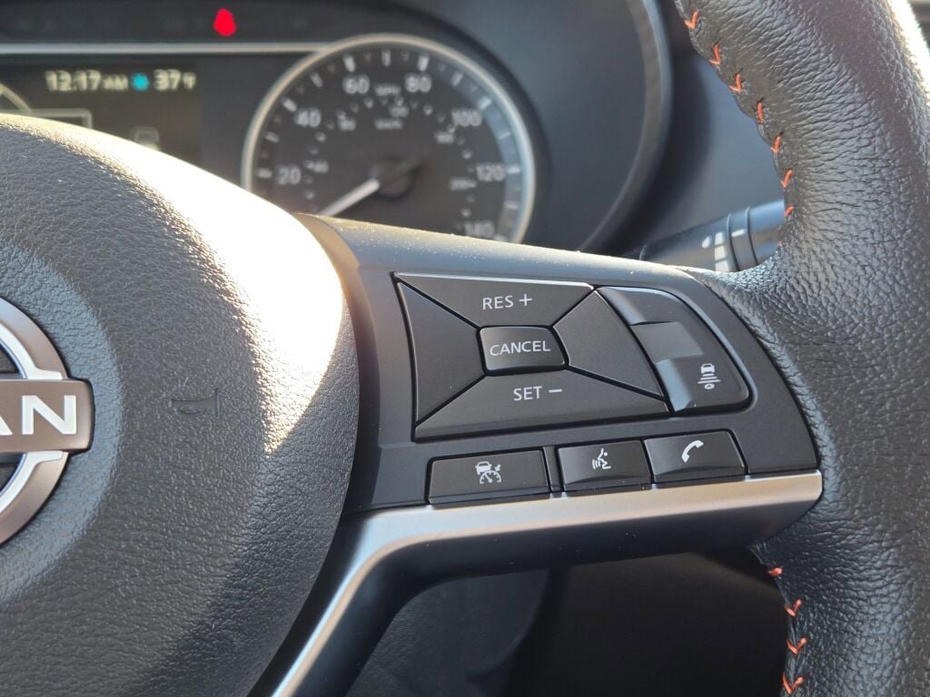 Used 2025 Nissan Versa SR w/ Trunk Package image 30