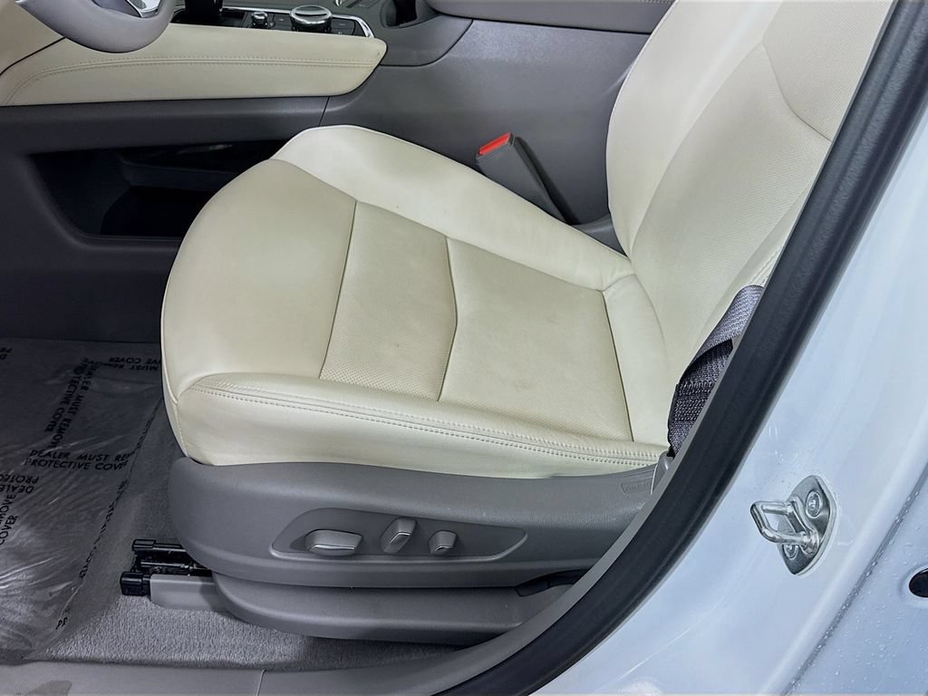 Used 2025 Cadillac XT6 Premium Luxury w/ LPO, Floor Liner Package AWD/4WD image 26