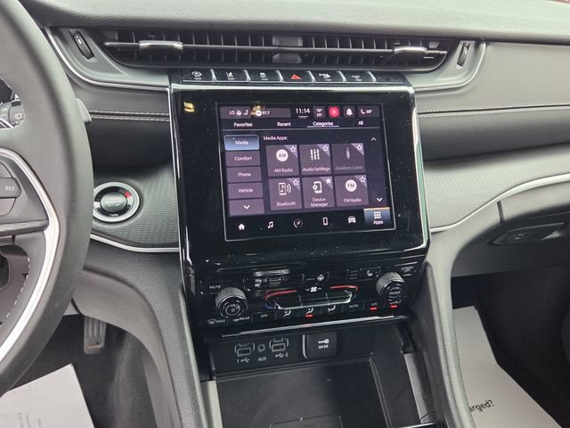 Used 2025 Jeep Grand Cherokee L Altitude RWD image 18