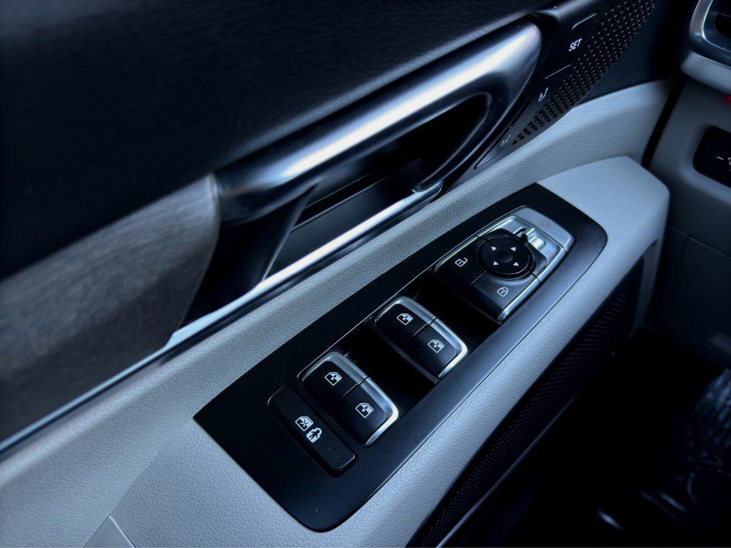 Used 2022 Kia Telluride SX w/ Towing Package image 11