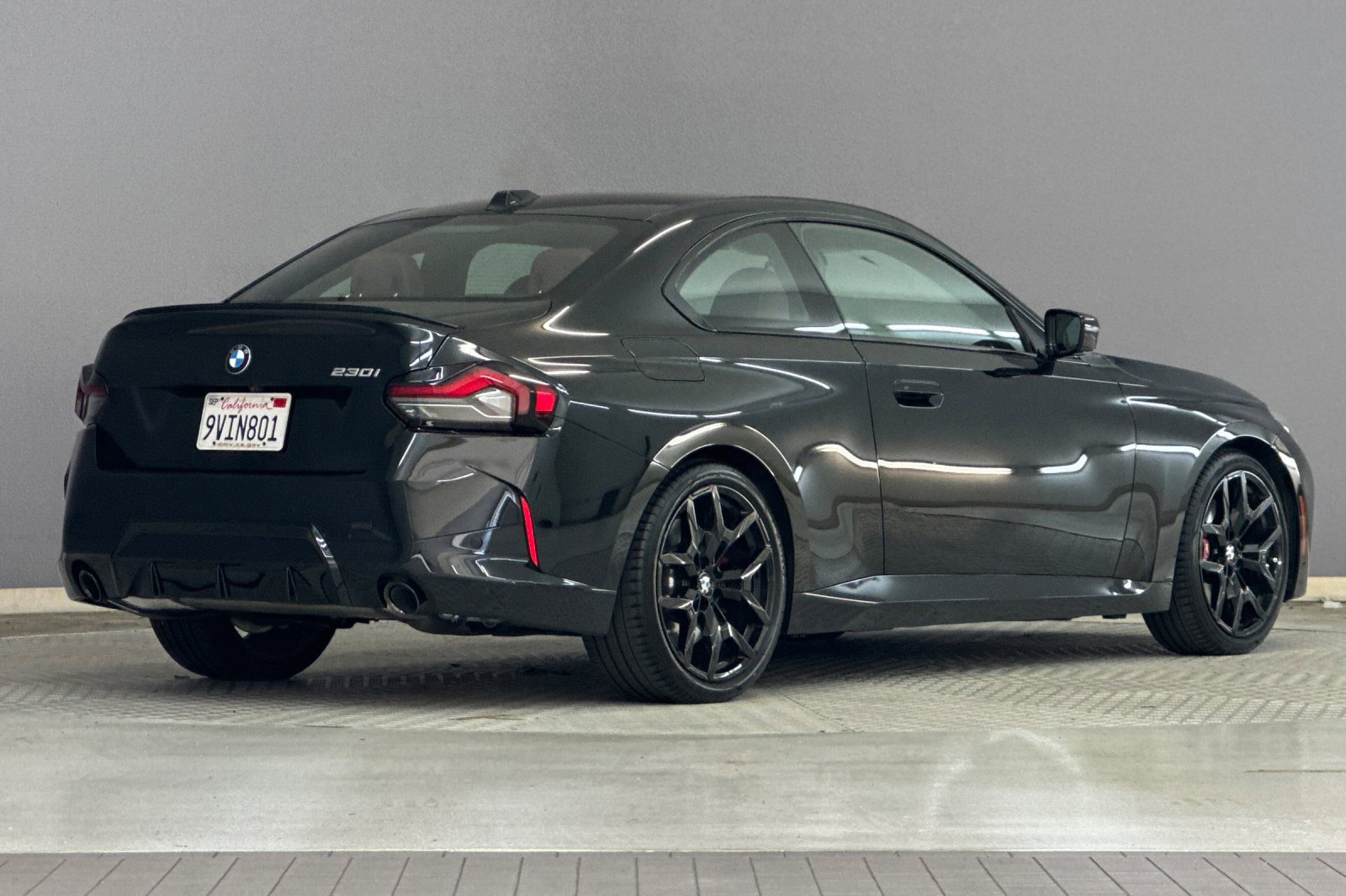 Used 2025 BMW 230i Coupe w/ M Sport Package image 8