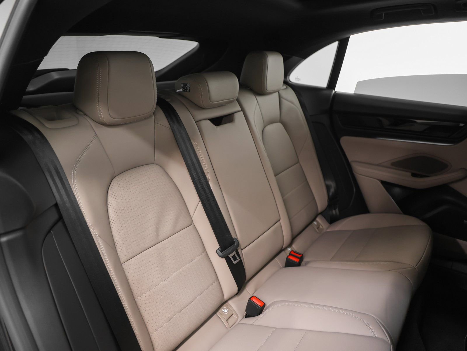 New 2026 Porsche Macan 4 Electric image 27