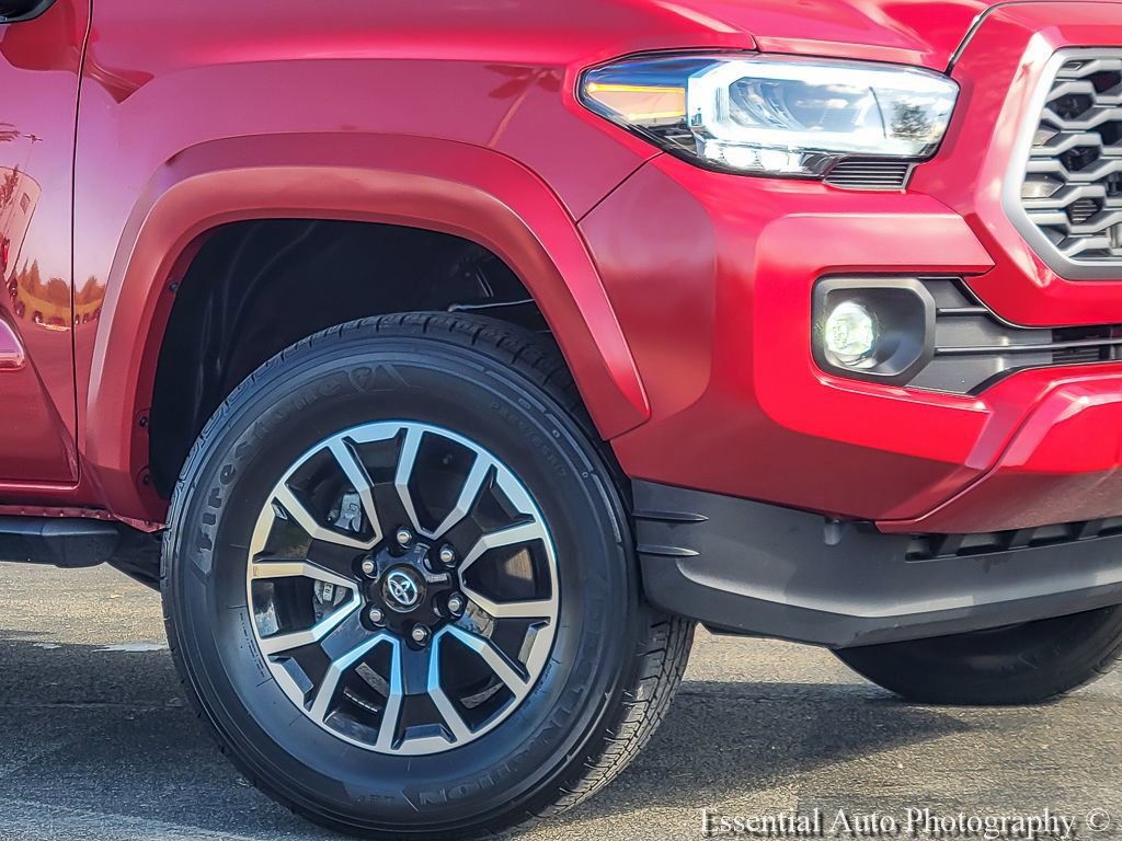 Used 2023 Toyota Tacoma TRD Sport w/ TRD Premium Sport Package AWD/4WD image 3