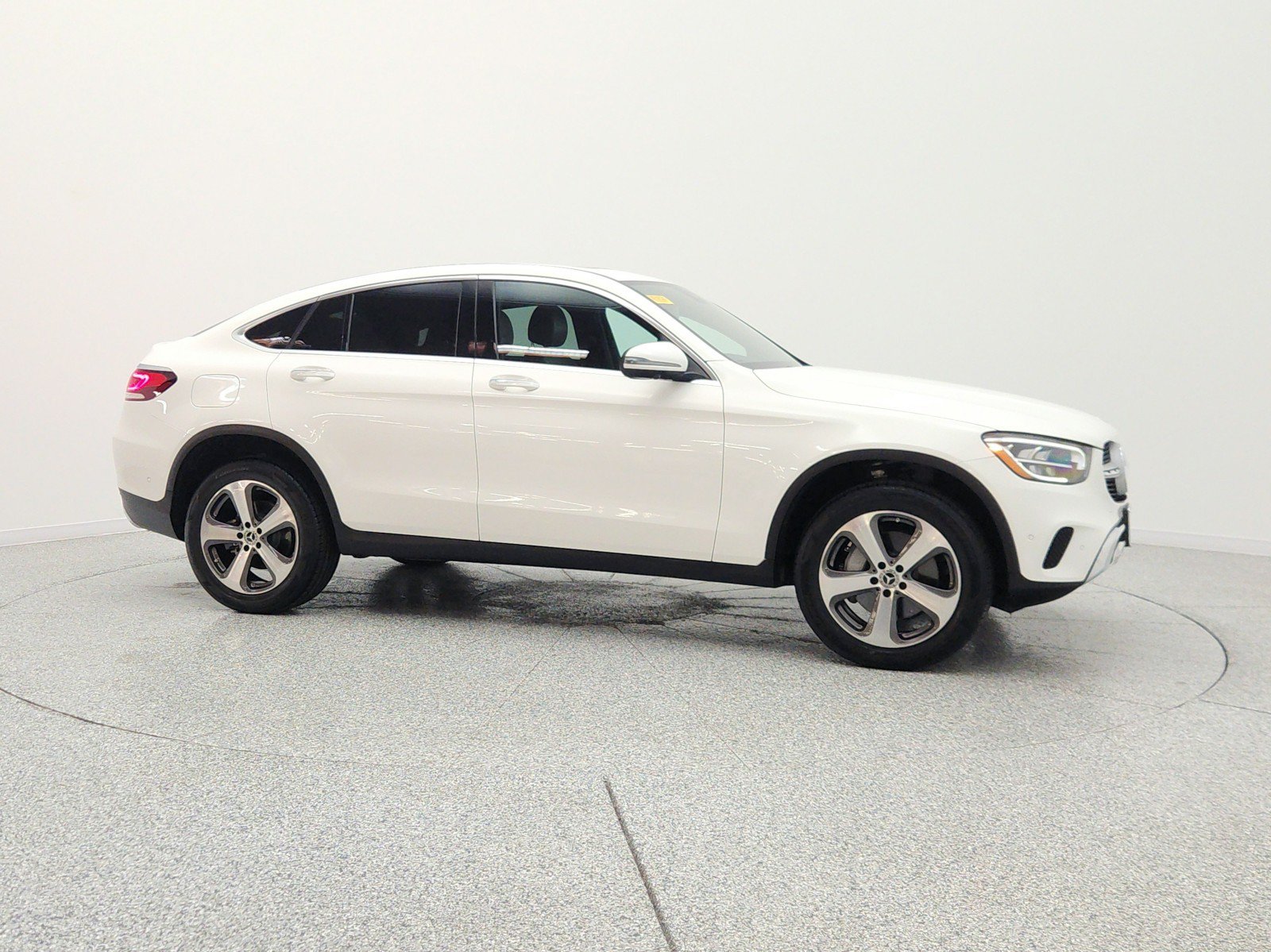 Used 2022 Mercedes-Benz GLC 300 4MATIC Coupe image 4
