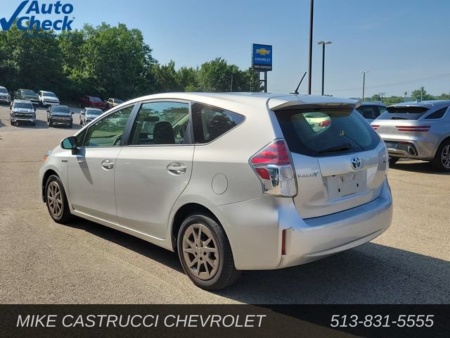 Used 2017 Toyota Prius V Two w/ Carpet Mat Package FWD image 3