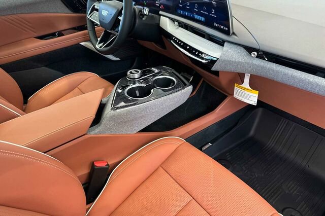 New 2026 Cadillac Optiq Sport 2 image 16