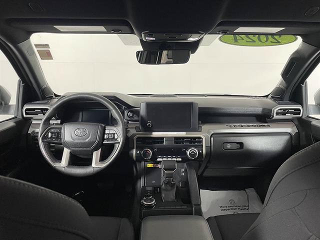Certified 2024 Toyota Tacoma SR5 AWD/4WD image 11