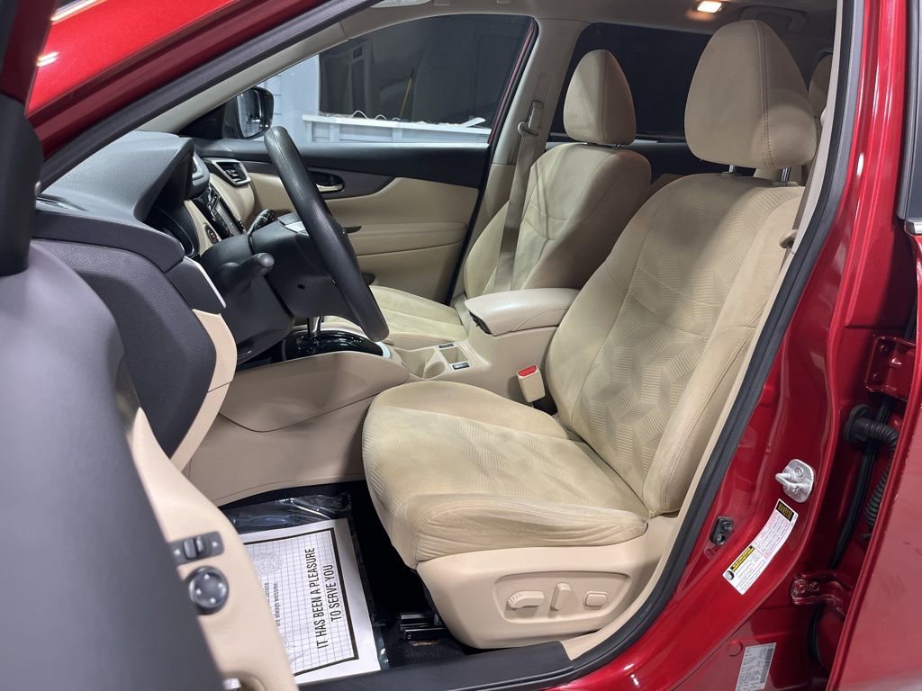 Used 2016 Nissan Rogue SV w/ SV Premium Package image 15