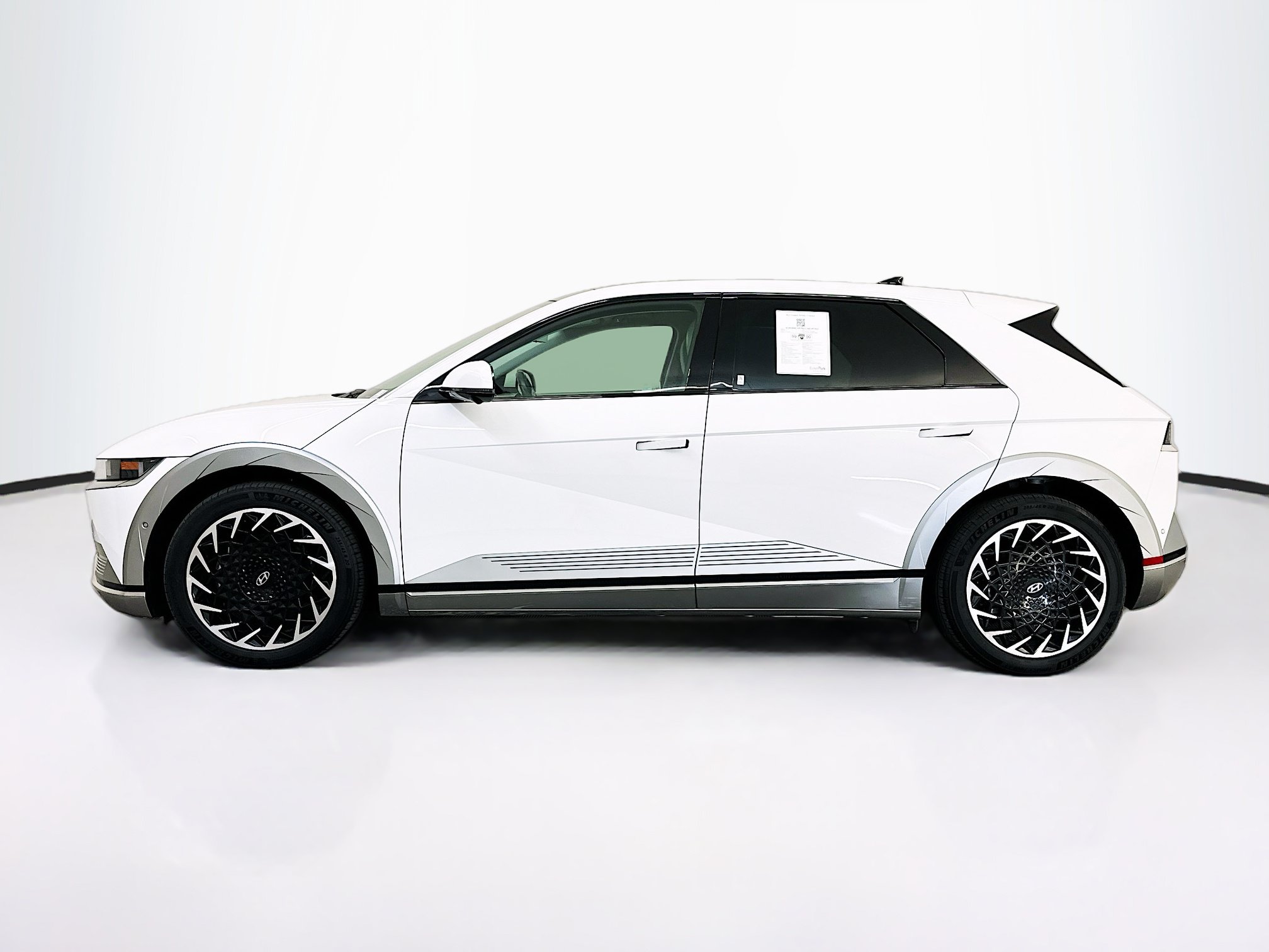 Used 2024 Hyundai Ioniq 5 Limited AWD/4WD image 4