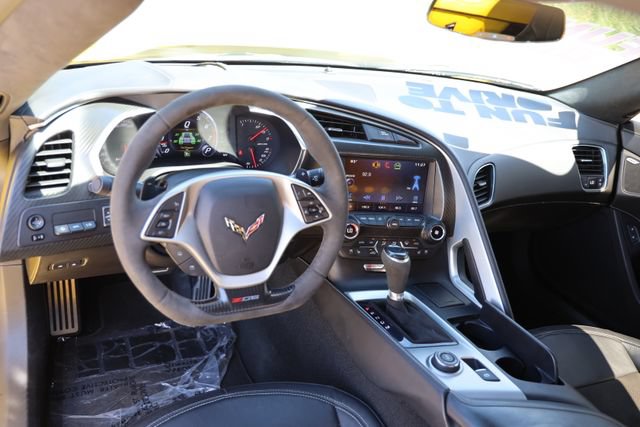 Used 2015 Chevrolet Corvette Z06 w/ 3LZ Preferred Equipment Group RWD image 12