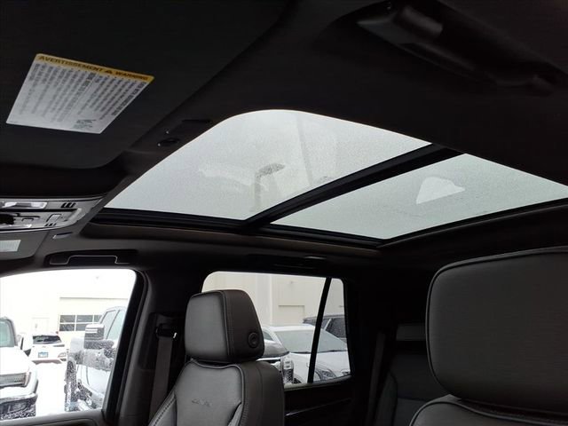 Used 2021 GMC Yukon Denali w/ Denali Premium Package image 15