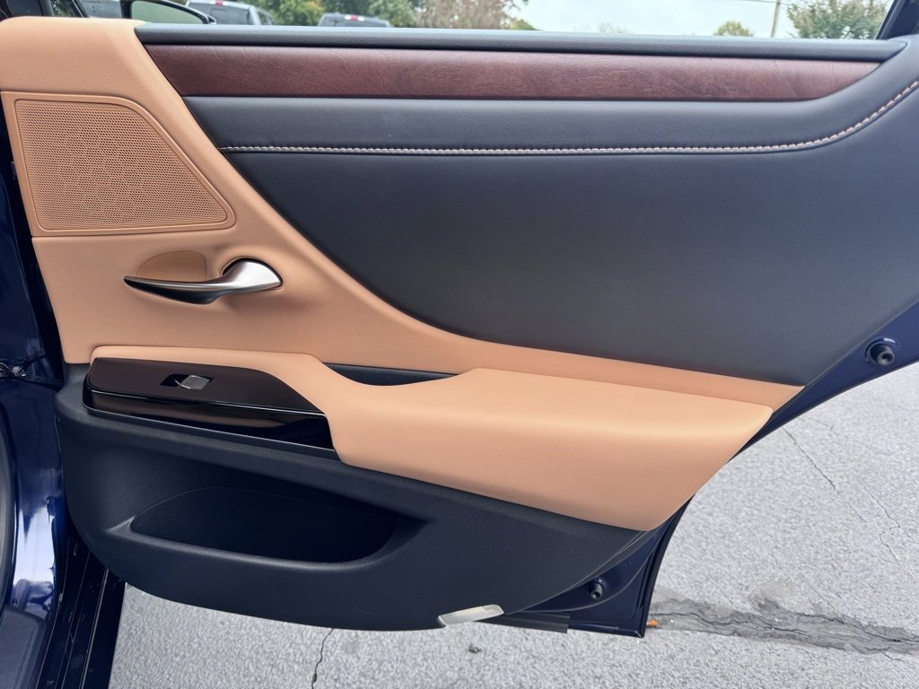 Used 2022 Lexus ES 350 w/ Premium Package image 27