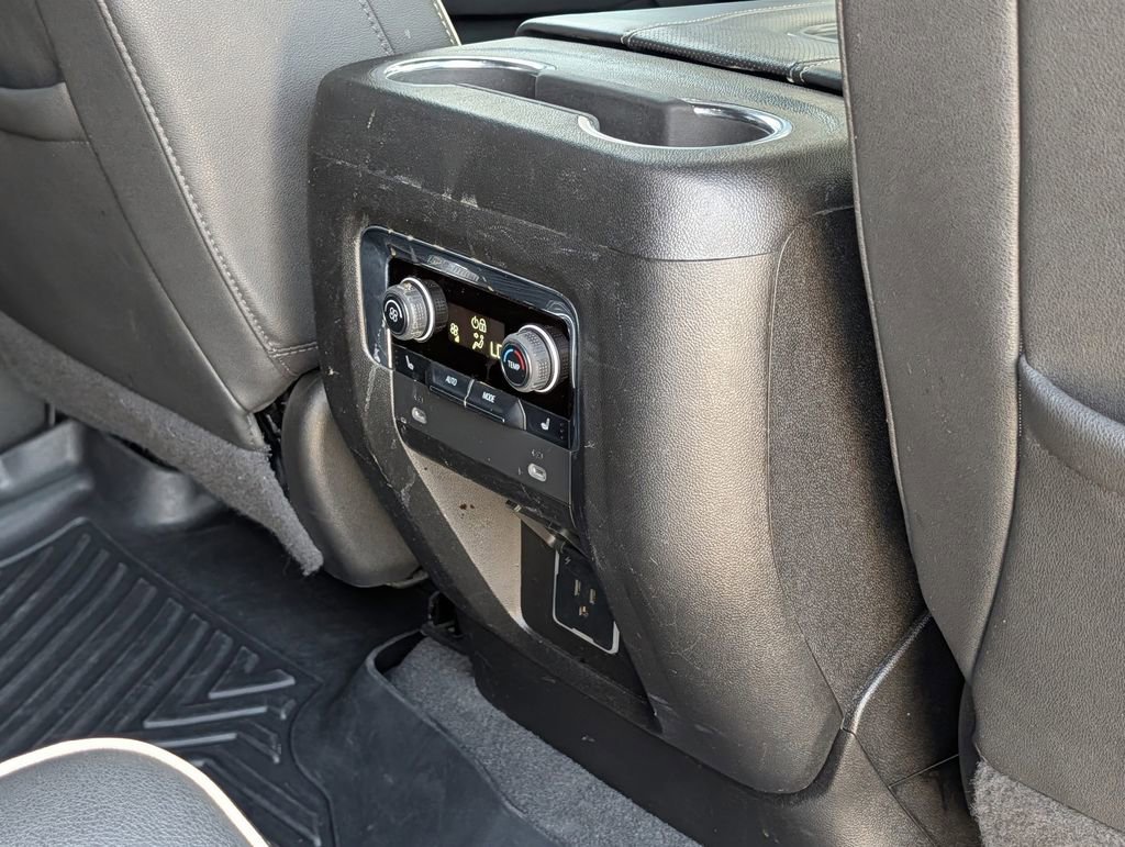 Used 2023 Chevrolet Suburban Premier RWD image 33