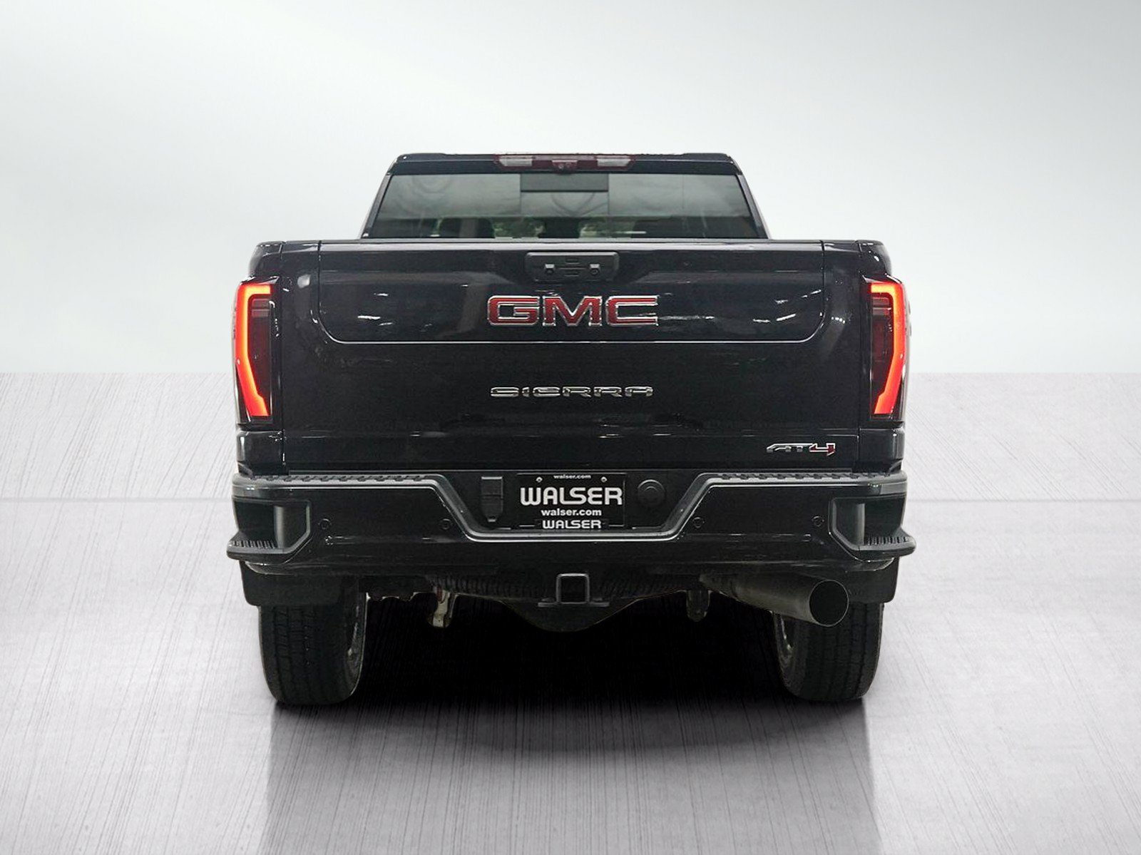 Used 2024 GMC Sierra 2500 AT4 w/ AT4 Premium Plus Package AWD/4WD image 4