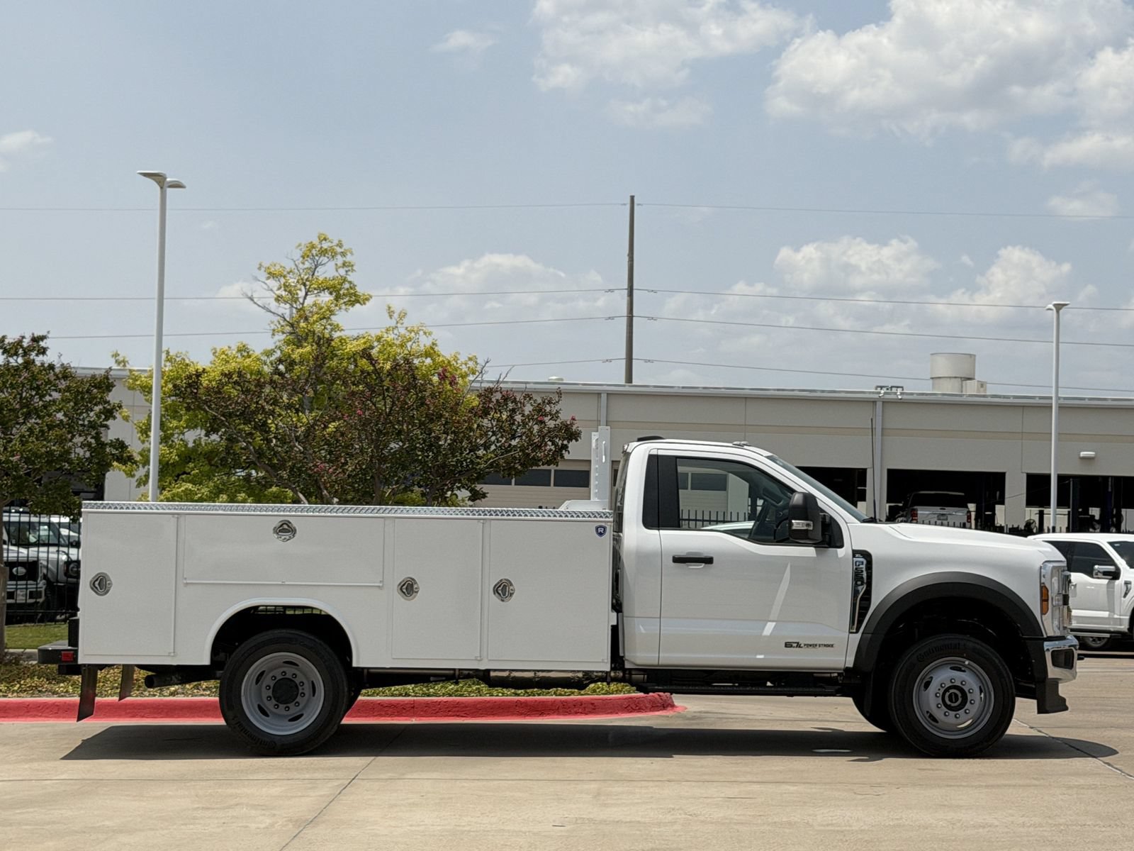 New 2026 Ford F550 4x4 Regular Cab Super Duty image 3
