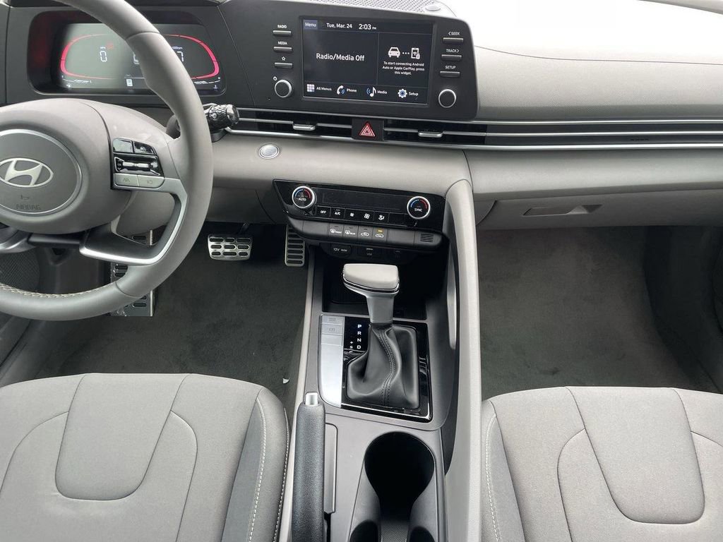 New 2026 Hyundai Elantra Sport FWD image 17