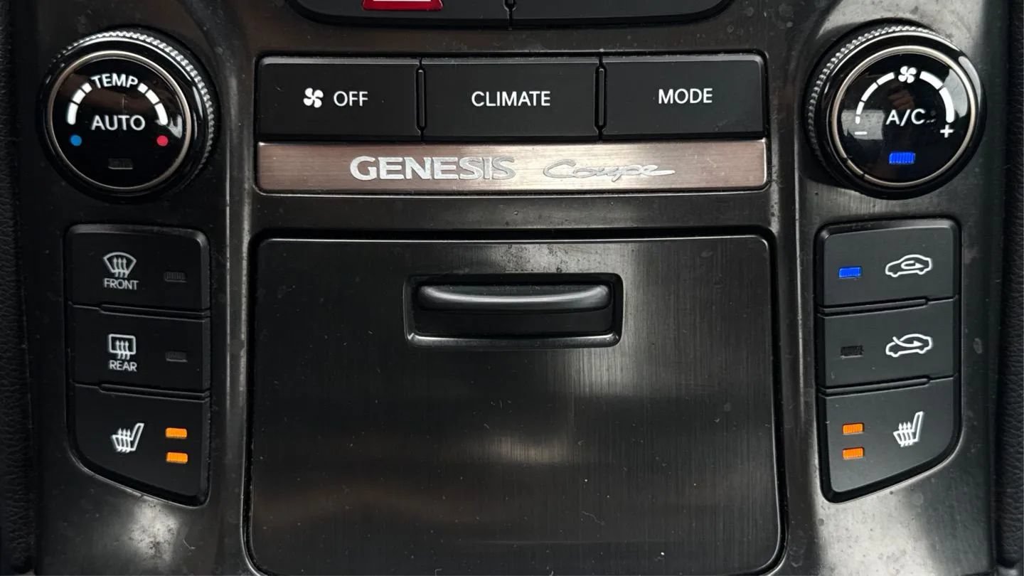 Used 2014 Hyundai Genesis 3.8 RWD image 34