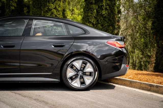 Used 2023 BMW i4 eDrive35 w/ Premium Package image 11