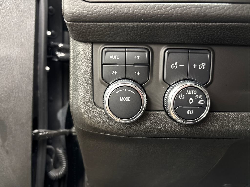 Used 2024 GMC Yukon XL Denali image 39