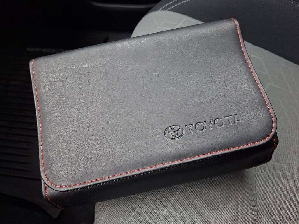 Used 2021 Toyota Tacoma TRD Sport image 25