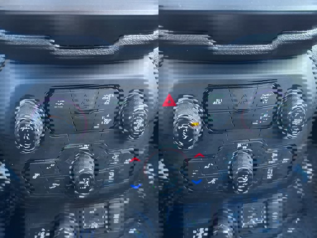 Used 2021 Jeep Renegade Limited image 21