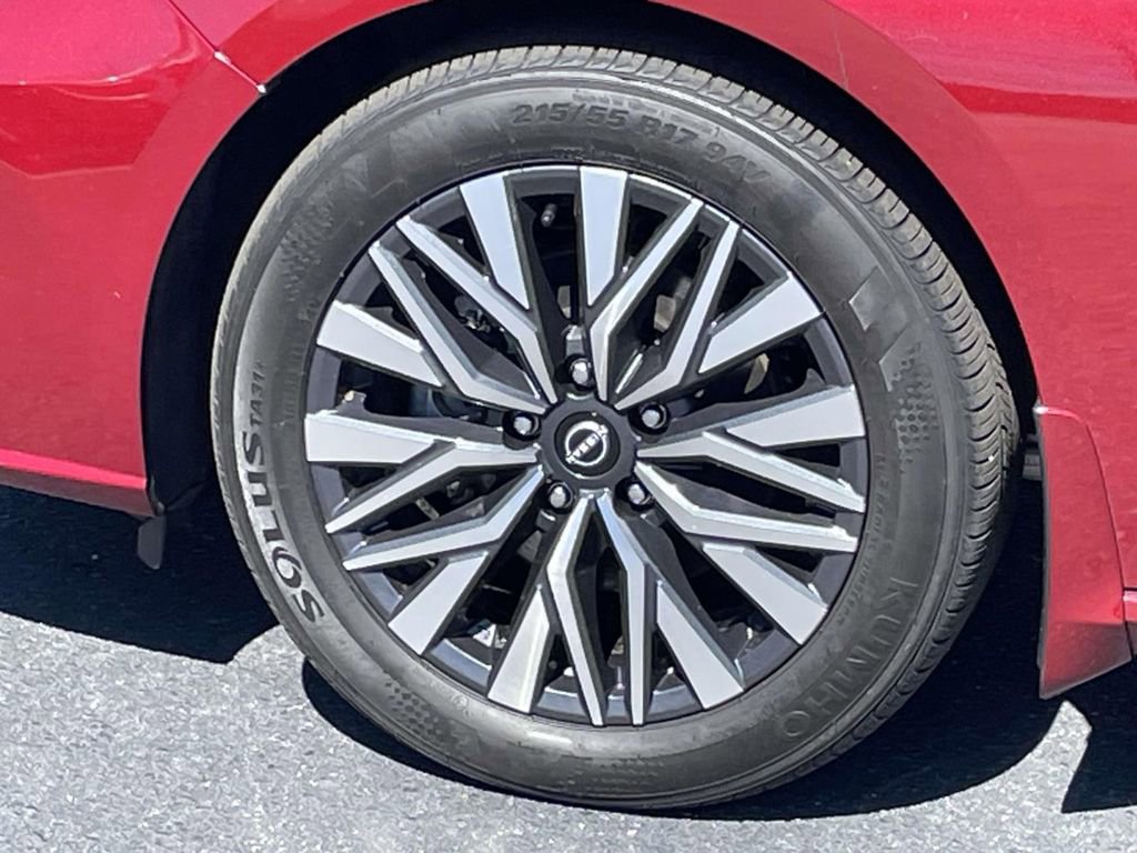 Used 2024 Nissan Altima 2.5 SV w/ SV Premium Package image 20
