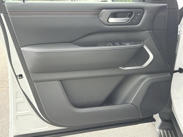New 2026 Nissan Armada Platinum AWD/4WD image 12