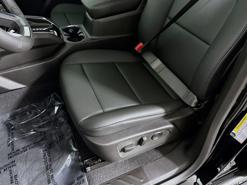 New 2025 GMC Canyon Elevation w/ Convenience Package image 18