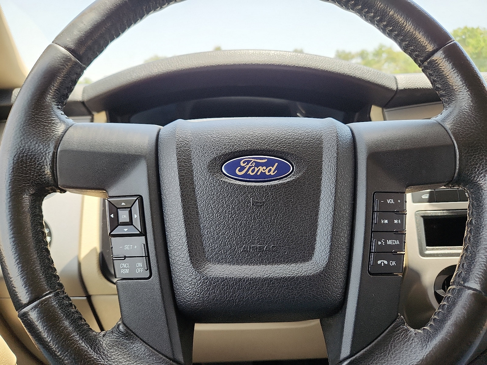 Used 2016 Ford Expedition XLT w/ Equipment Group 201A RWD image 19